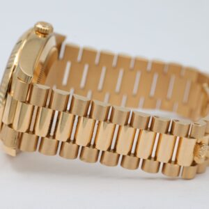 Rolex – Day-Date 40mm – Champagne Baguette – 228238 – 2024 - Image 4