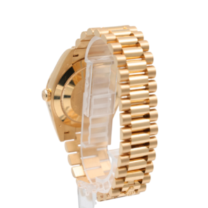 Rolex – Day-Date 40mm – Champagne Baguette – 228238 – 2024 - Image 31