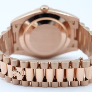 Rolex – Day-Date – Slate Ombre – 228235 – 2026 - Image 4
